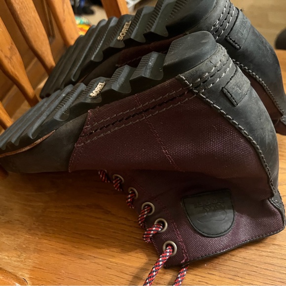 Sorel Joan of Arctic Black and Purple Leather Lace Up Wedge Booties - Picture 3 of 10